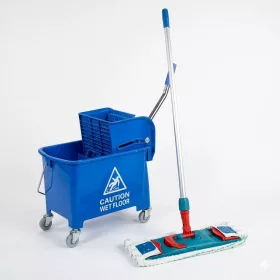 Felmosó szett gurulós felmosóvödörrel